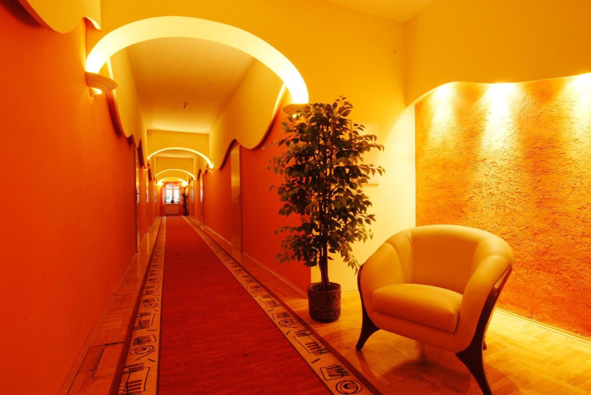 Hotel Restauracja Caspar Єленя-Ґура Екстер'єр фото