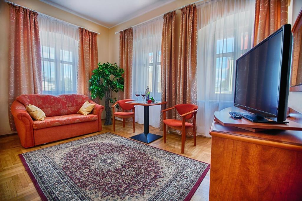 Hotel Restauracja Caspar Єленя-Ґура Екстер'єр фото