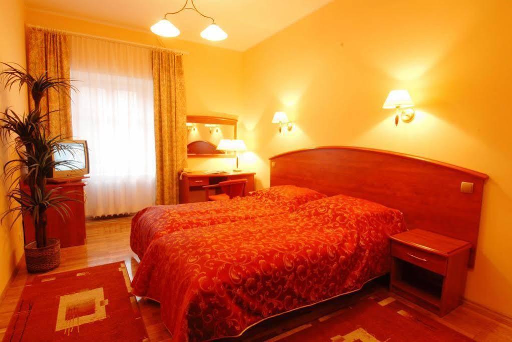 Hotel Restauracja Caspar Єленя-Ґура Екстер'єр фото